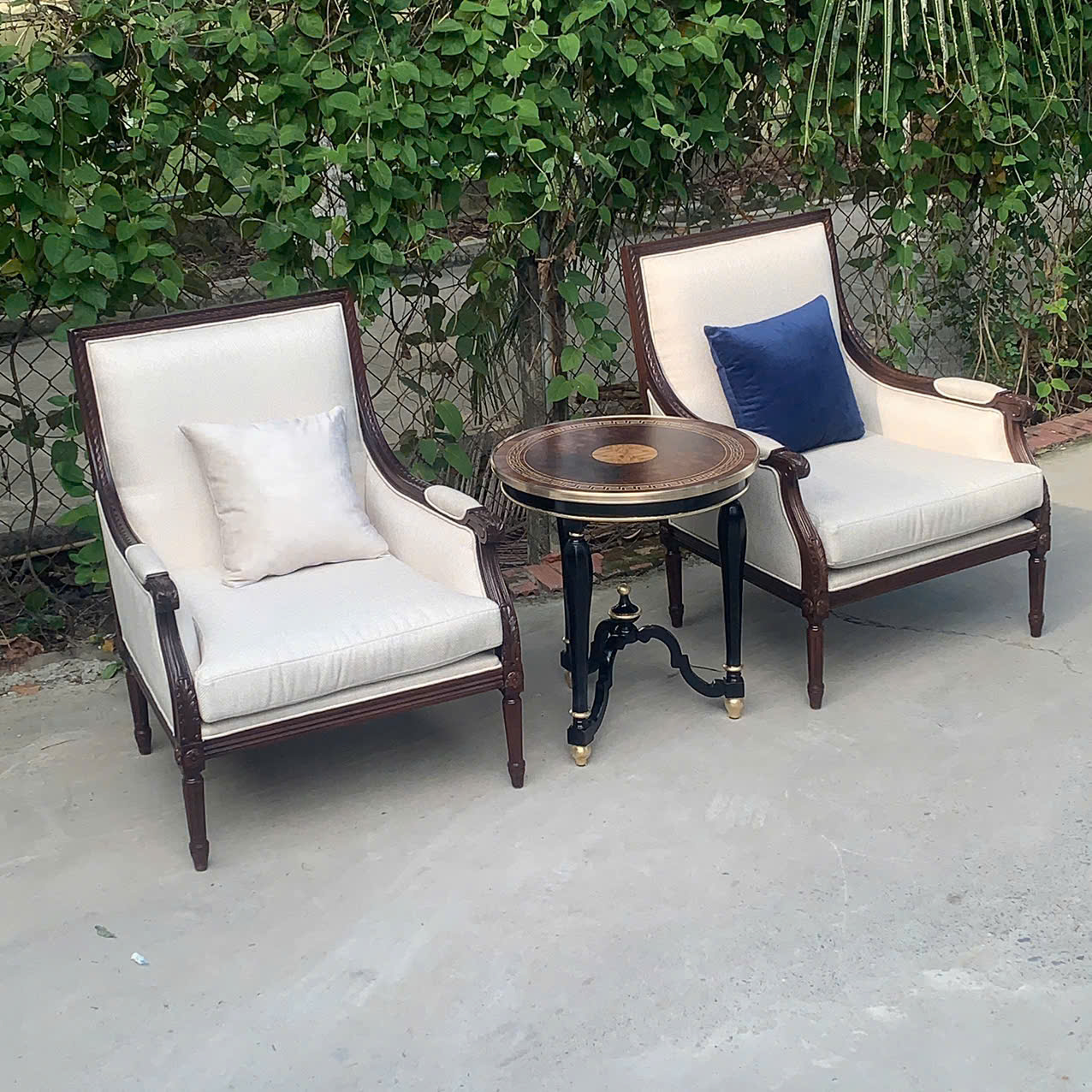 SOFA ĐƠN TÂN CỔ ĐIỂN LOUIS XVI- VẢI BỌC THEO YÊU CẦU
